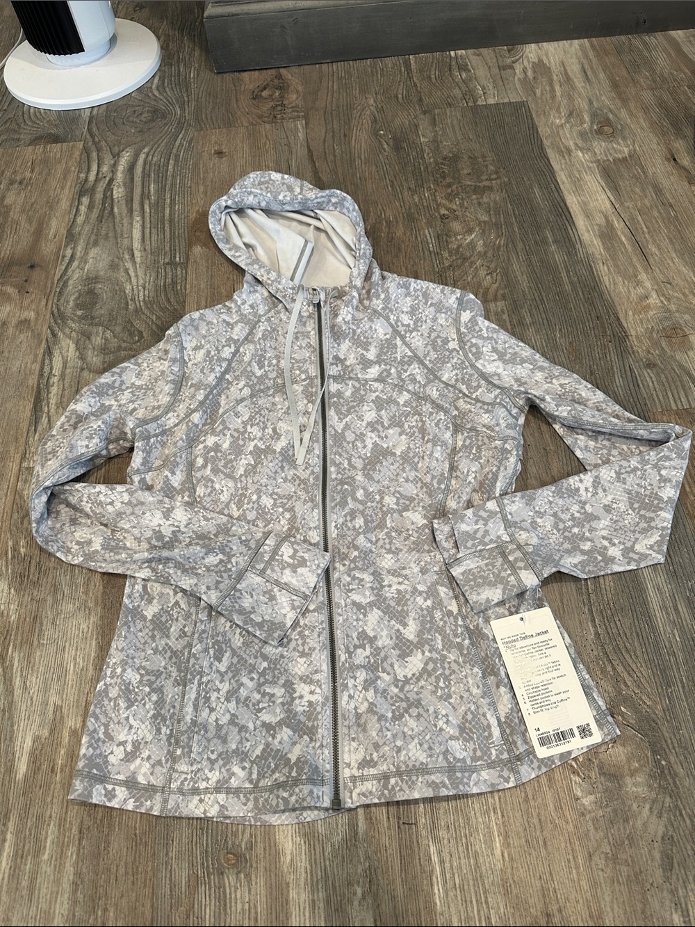 NEW with tags! Lululemon Hooded Define Jacket Nulu Hideaway Camo Starlight Multi